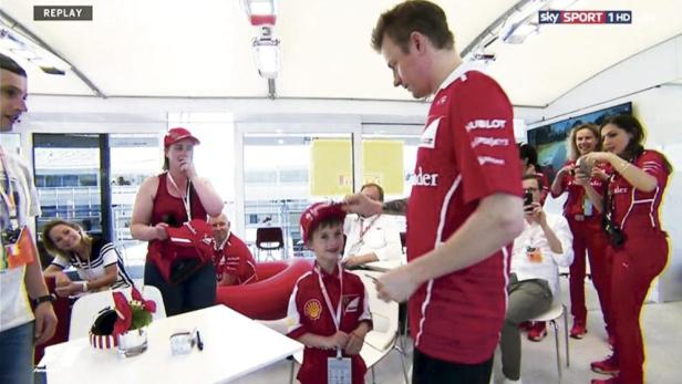 Räikkönen rührt TV-Zuschauer mit herziger Aktion