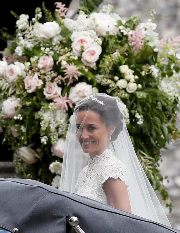 Tränen auf Hochzeit: Kate liest Prinz George die Leviten