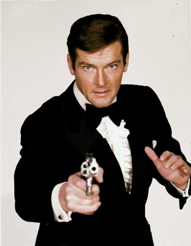 Roger Moore: Der humorvolle Bond gibt die Lizenz ab