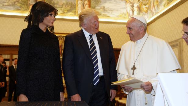Päpstliches Schreiben für Melanie und Donald Trump