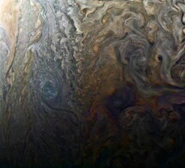 Jupiter-Atmosphäre an den Polen turbulenter als erwartet