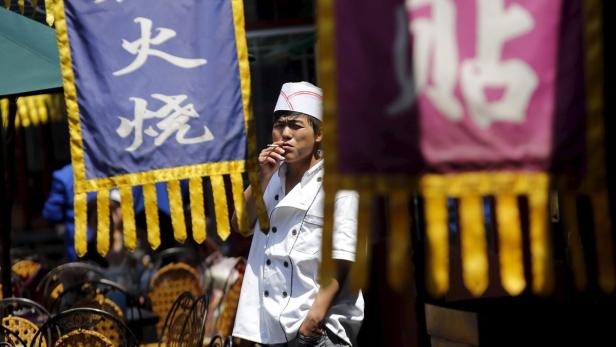 Rauchen in China: "Arme systematisch süchtig gemacht"