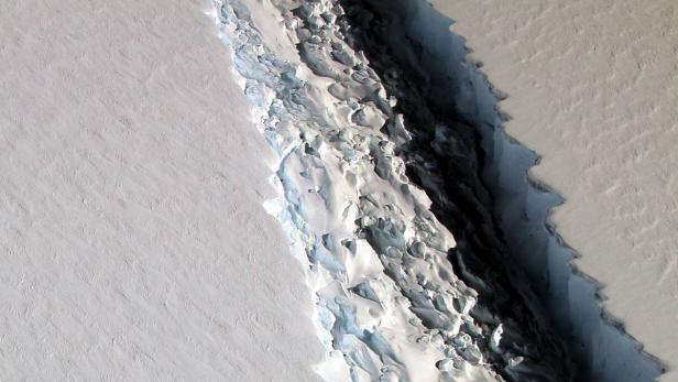 Mega-Eisberg in Antarktis: "Kalben steht kurz bevor"