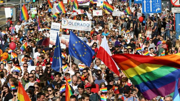 Tausende demonstrieren bei Warschauer "Gleichheitsparade"