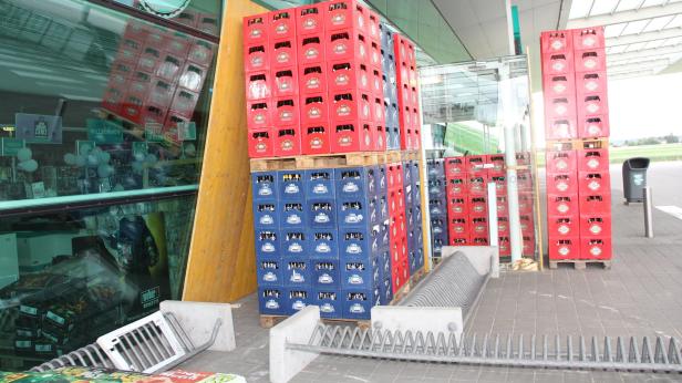 Rammbockbande holte Bankomat aus Supermarkt