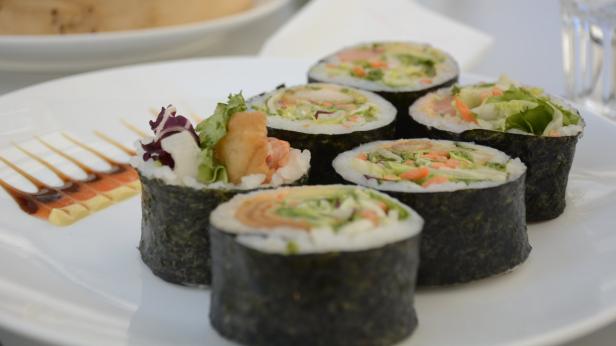 Sushi-Burrito & Seetang-Salat: Asian Fusion im Café Leopold