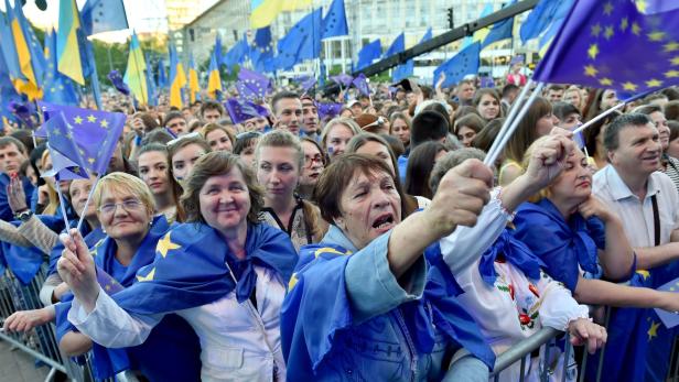 Über zehntausend Ukrainer feierten EU-Visafreiheit