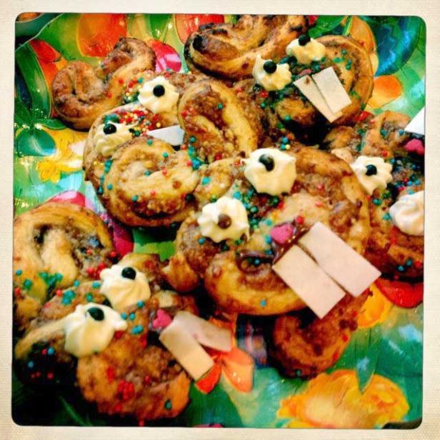 Osterhasen backen mit Freunden