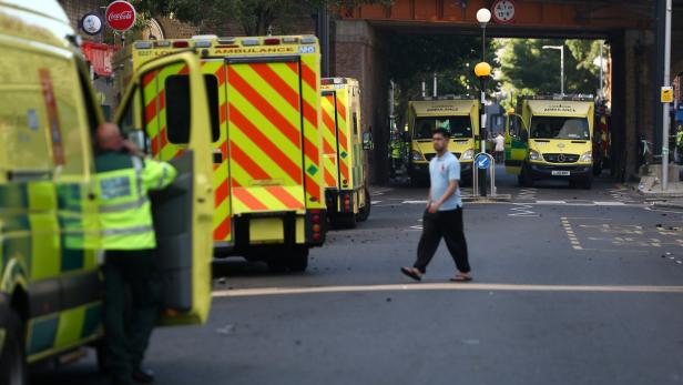 Großbrand in Londoner Hochhaus: Sechs Tote