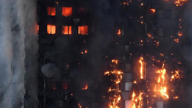 Großbrand in Londoner Hochhaus: Sechs Tote