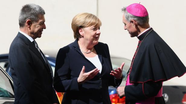 Audienz: Merkel bringt Papst Dulce de Leche mit