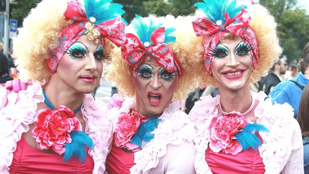 Regenbogenparade: Buntes Treiben in Wien