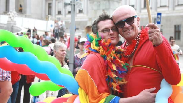 Regenbogenparade: Buntes Treiben in Wien