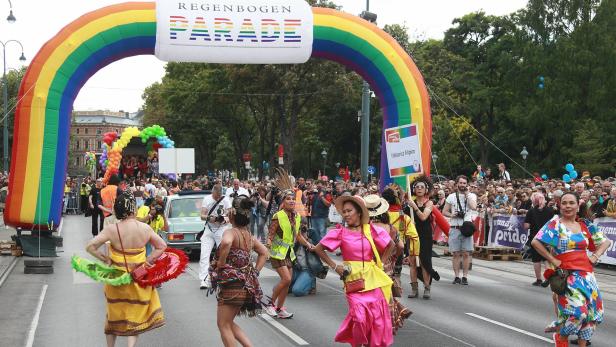 Homosexuelles Paar nach Regenbogenparade in Wien attackiert