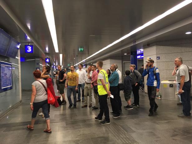 Wien-Meidling: Kabelbrand legte Bahnhof lahm
