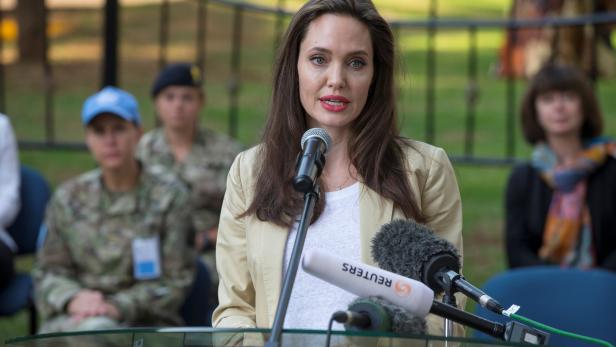 Jolie: Mitgenommen bei Auftritt in Afrika