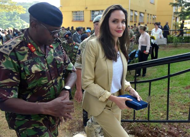 Jolie: Mitgenommen bei Auftritt in Afrika