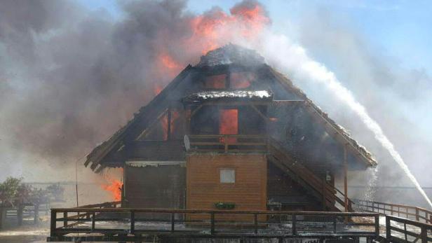 "Richtiges Inferno": Hüttenbrand am Neusiedlersee