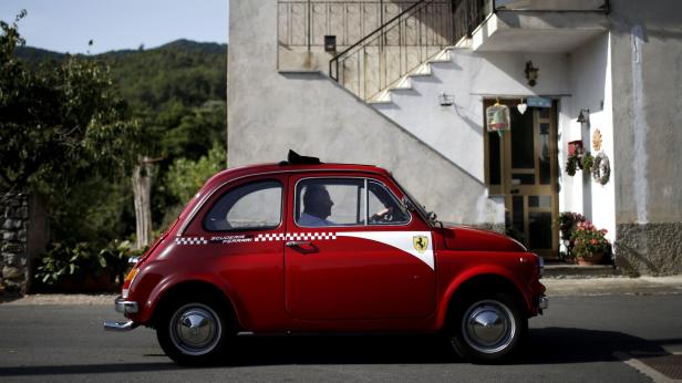 Über 1.200 Fiat 500 feiern Geburtstag des Kultautos