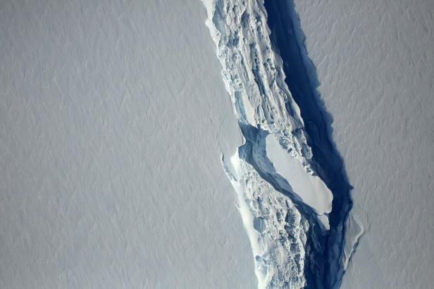 175 km Länge: Gigantischer Eisberg treibt in der Antarktis