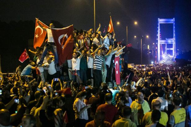 Türkei: Die blutige Putschnacht im Minutenprotokoll