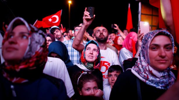 Erdoğan will "Verrätern den Kopf abreißen"