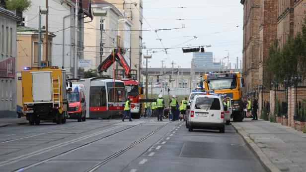 Straßenbahn in Wien-Meidling entgleist: Fünf Verletzte
