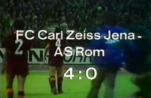 Spielszene: FC Carl Zeiss Jena gegen AS Rom, Endstand 4:0.
