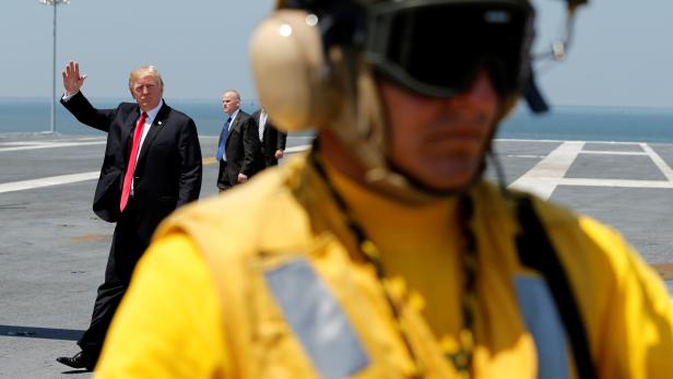 Trump stellt modernsten Flugzeugträger der Welt in Dienst