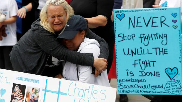 Gericht: Baby Charlie soll recht rasch in Hospiz sterben