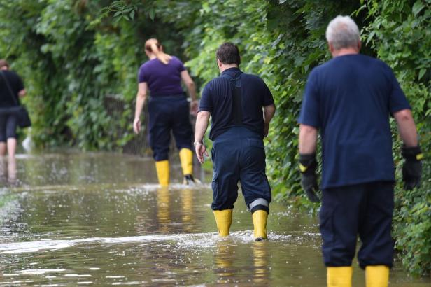Wolfenbüttel überschwemmt: Hochwasser-Gaffer stören Einsatzkräfte