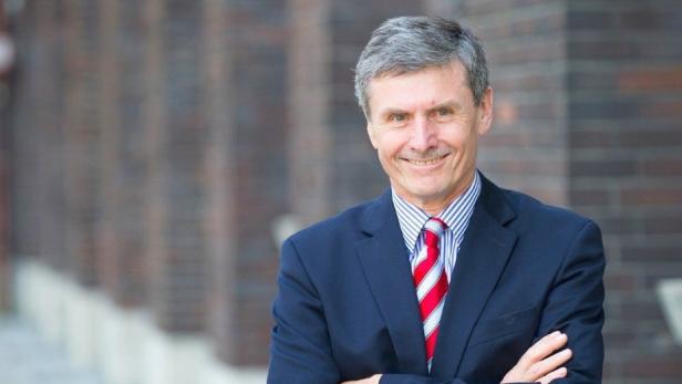 Ferdinand Dudenhöffer vom CAR-Center Automotive Research der Uni Duisburg-Essen Auch moderne Dieselfahrzeuge entpuppen sich als Ladenhüter