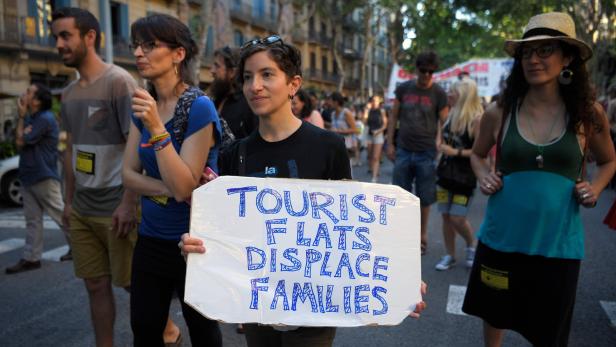 Barcelona: Vermummte attackierten Touristenbus