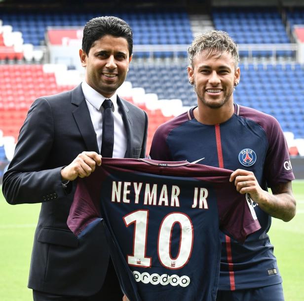 Neymar tritt erstmals im PSG-Dress auf
