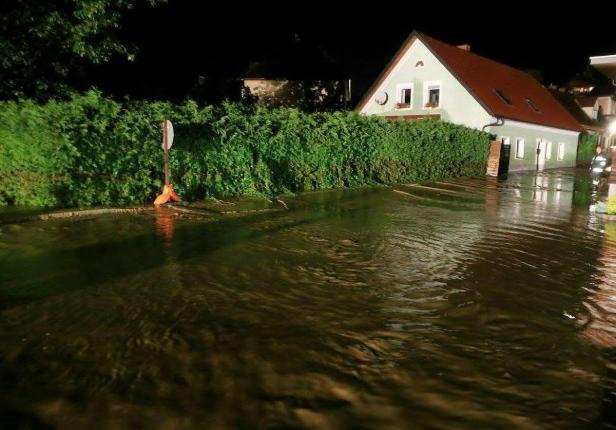Unwetter in Österreich: Überschwemmungen
