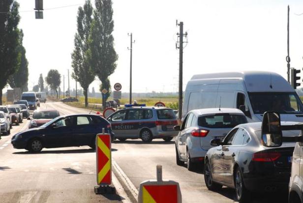 Megastau auf A4: Reisende verpassten wegen Unfalls Flüge