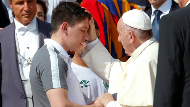Neun Monate nach Flugzeugunglück: Papst empfing Chapecoense
