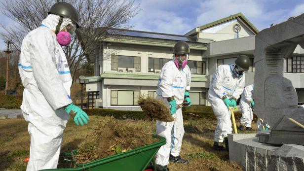 Fukushima: Friedhof der verseuchten Erde