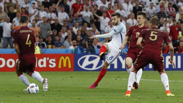 England vergibt Sieg gegen Russland in Nachspielzeit