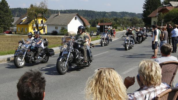 Kärntner Harley-Treffen: Hunderte verbotene Waffen sichergestellt