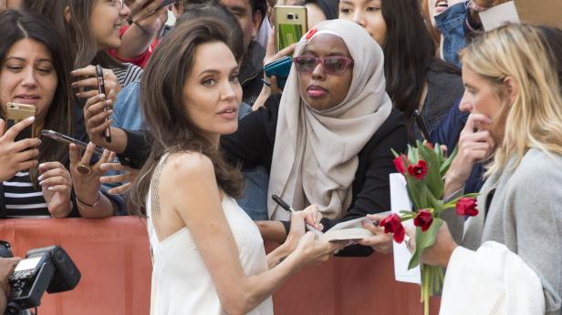 Jolie: Strahlender Auftritt mit ihren jüngsten Kindern