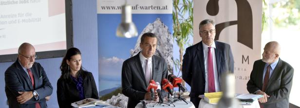 Kern präsentiert SPÖ-Steuerkonzept und zerpflückt ÖVP-Modell