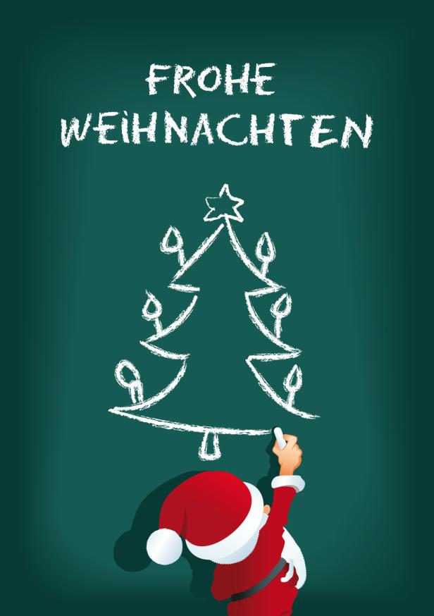 Ein Weihnachtsmann zeichnet einen Weihnachtsbaum an eine Tafel mit der Aufschrift „Frohe Weihnachten“.
