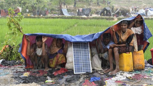Bangladesch hält Rohingya-Flüchtlinge in Camps fest