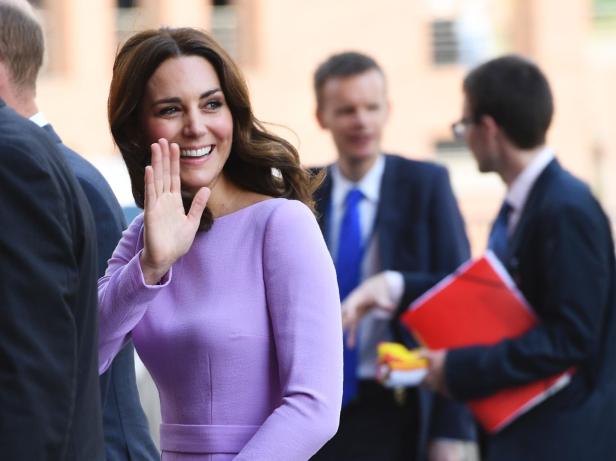 Kate: Wie Harrys Freundin um ihre Gunst buhlt