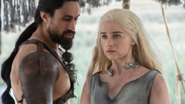 Emilia Clarke: "Game of Thrones"-Star jetzt blond