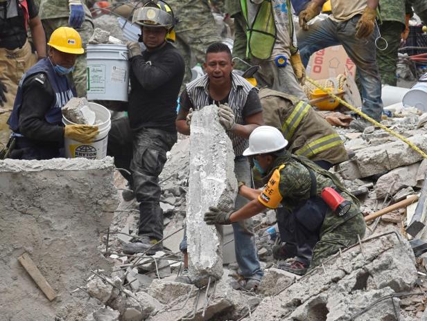 Erdbeben in Mexiko: Fast 300 Tote