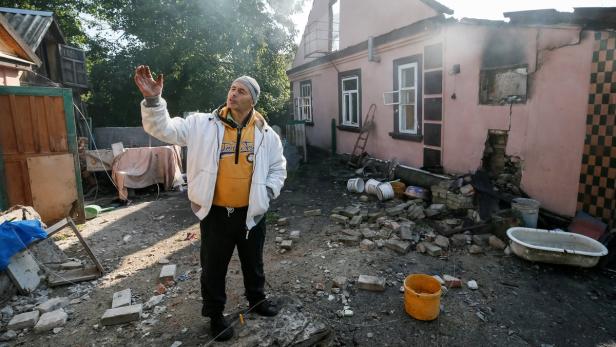 Riesiges Munitionsdepot in der Ukraine in Flammen