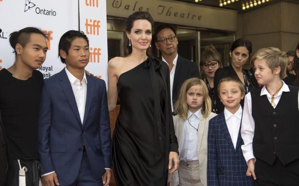 Angelina Jolie: Gspusi mit Milliardär Elon Musk?