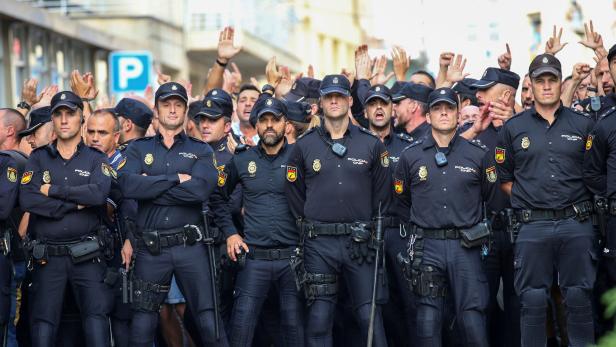 Barcelona: 300.000 Demonstranten gegen Polizeigewalt